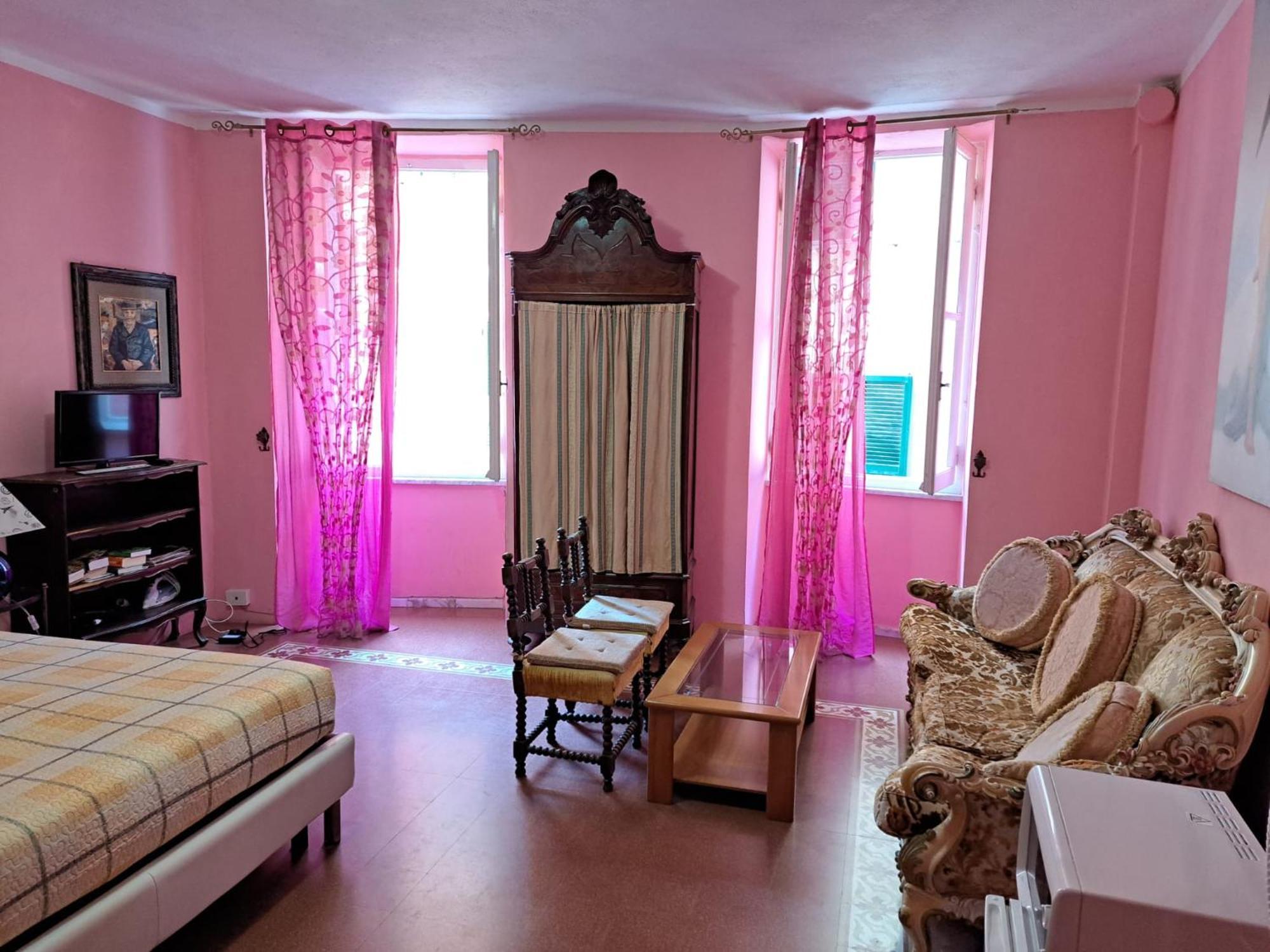 Luisa Rooms - Apartment In The Heart Of เวอนาซซา ภายนอก รูปภาพ